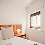 Liiiving In - Cedofeita Terrace * Порту