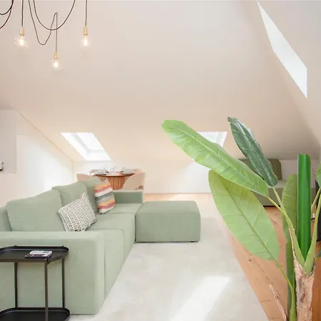 Liiiving In - Cedofeita Terrace Apartment *